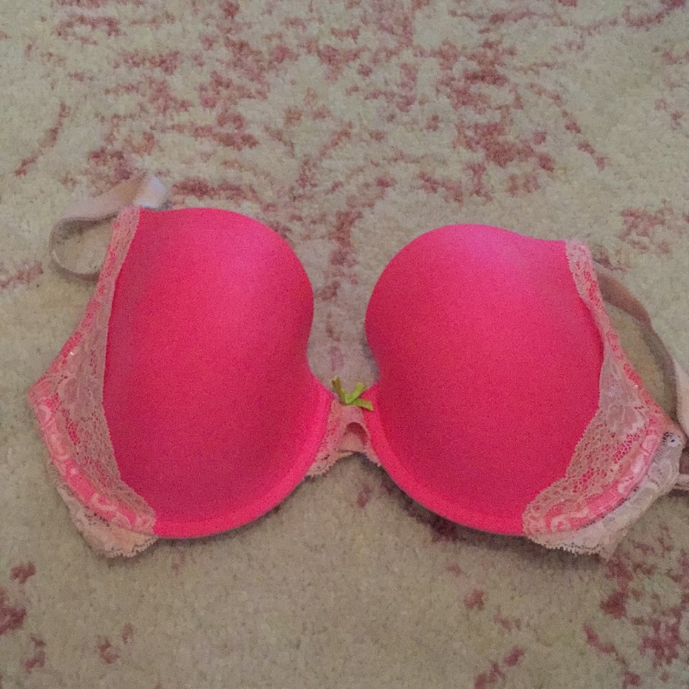 VICTORIA’S SECRET Perfect Coverage Bra